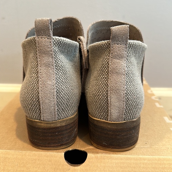 TOMS Delia desert taupe suede radial perf/farren bootie - Picture 6 of 8